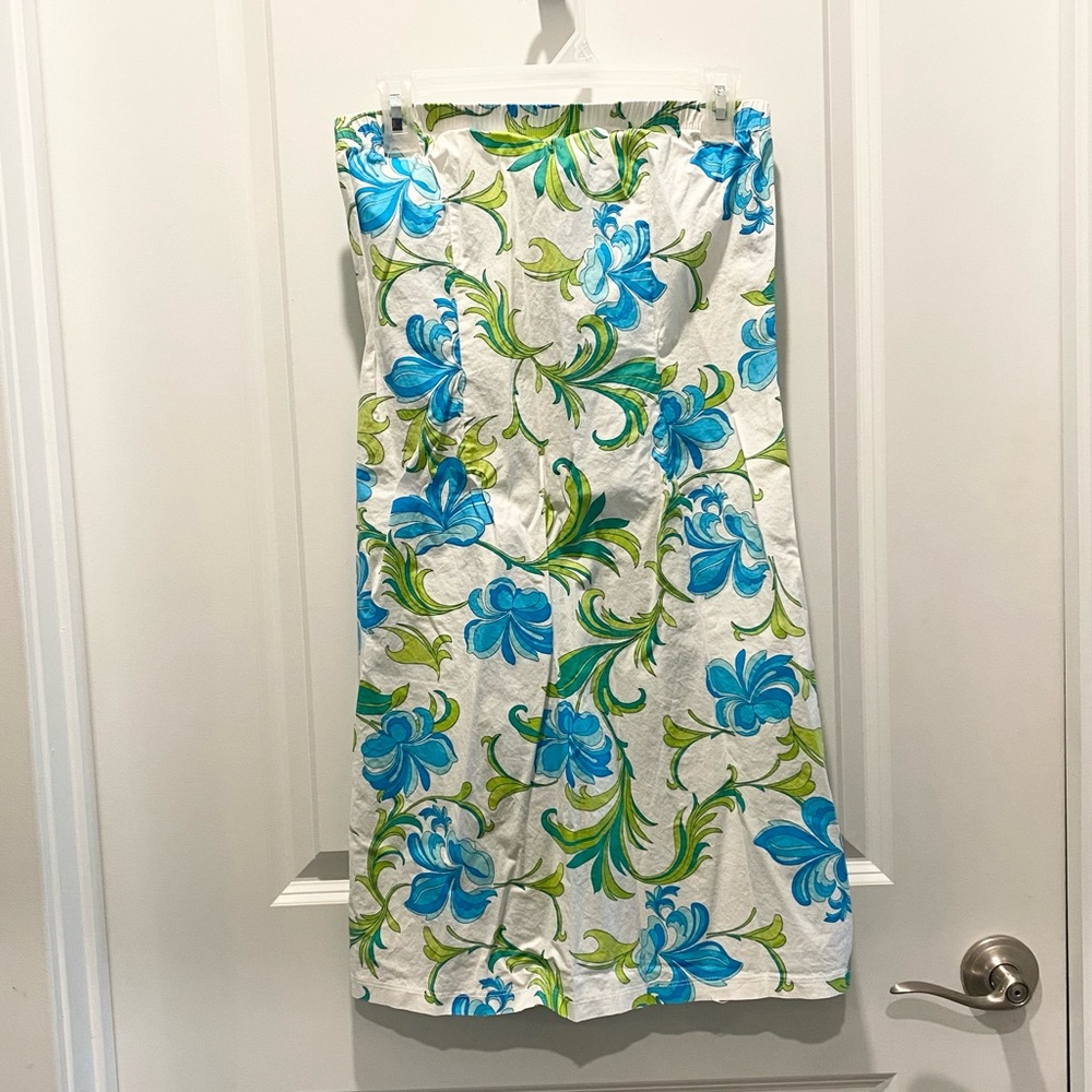 Women’s Strapless Dress